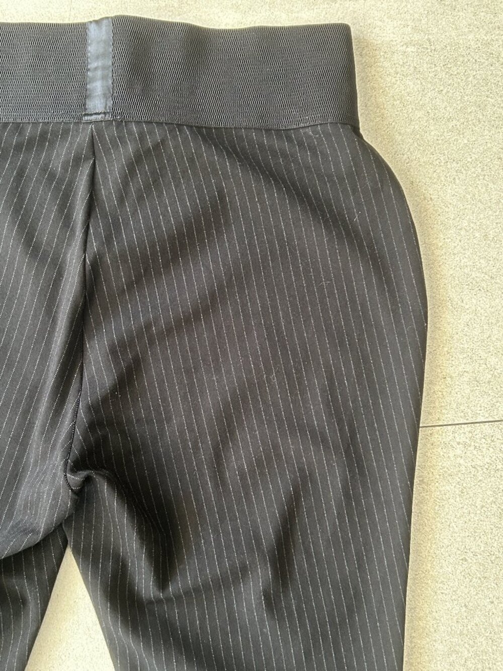 Calvin Klein Women's Pull -On Pinstripe Pants 1X - Picture 3 of 6
